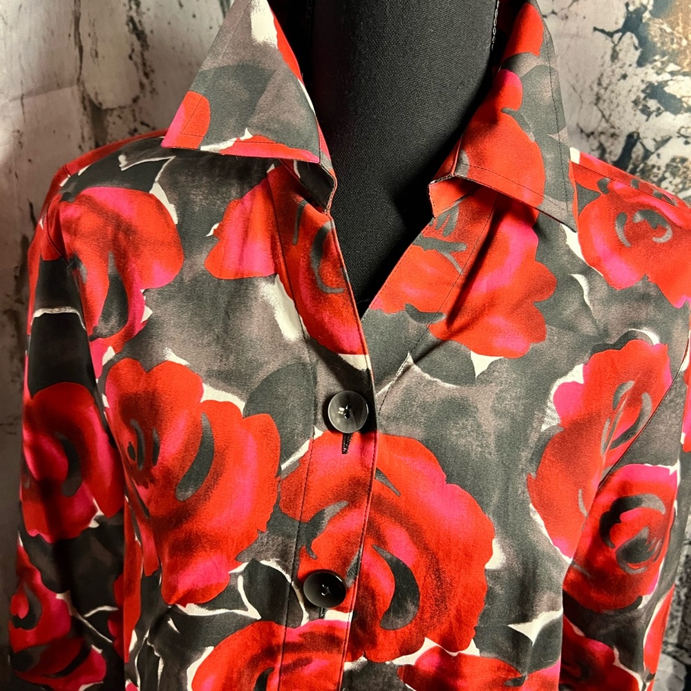 Westbound Red and Black Floral Blouse - Picture 2 of 5